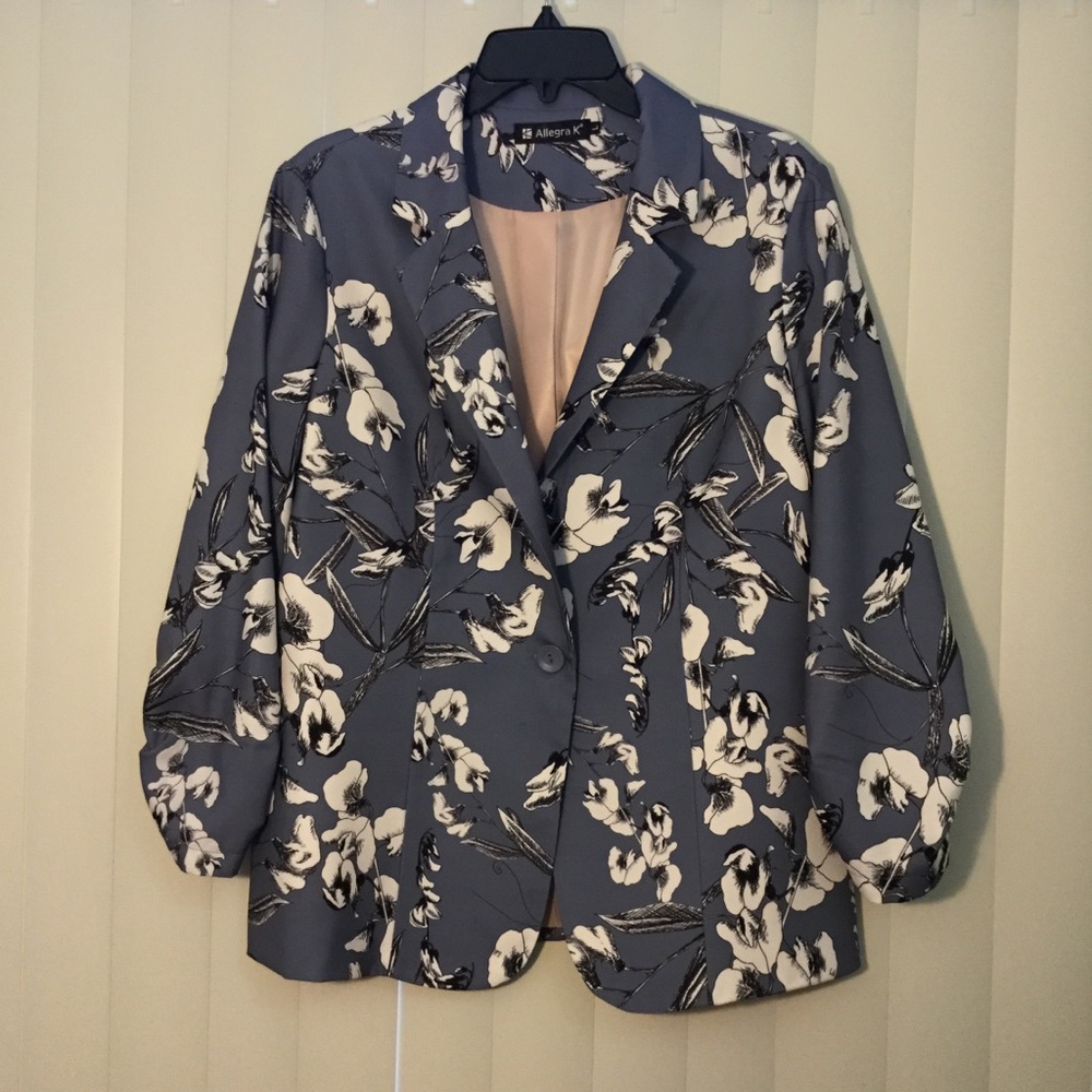 Notched Lapel Button Front Blazer ⭐️⭐️⭐️